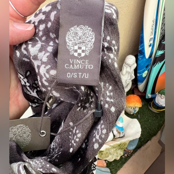 NWT Vince Camuto Beach Coverup - Picture 3 of 5